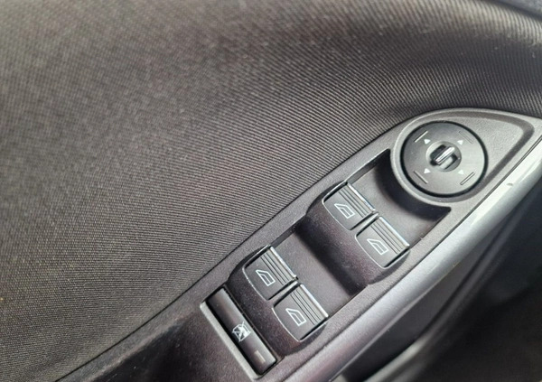 Ford Focus cena 25990 przebieg: 279444, rok produkcji 2012 z Staszów małe 497